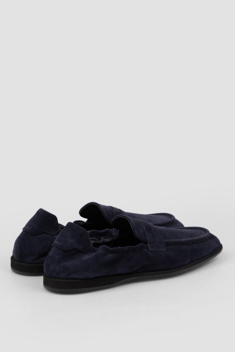 Товар синего цвета с внутренней стороны