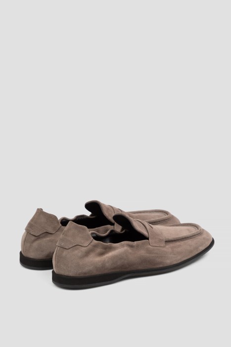 Товар коричневого цвета с внутренней стороны