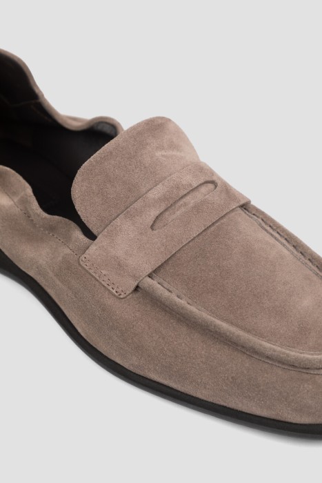 лоферы  из замши спереди