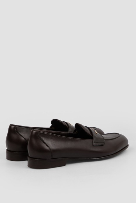 Товар коричневого цвета с внутренней стороны