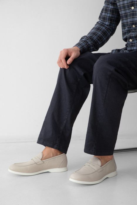 лоферы  по цене 124000 руб вид справа