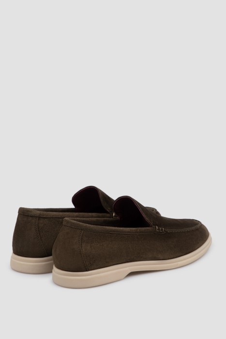 Товар зеленого цвета с внутренней стороны