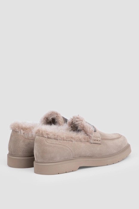 Товар серого цвета с внутренней стороны