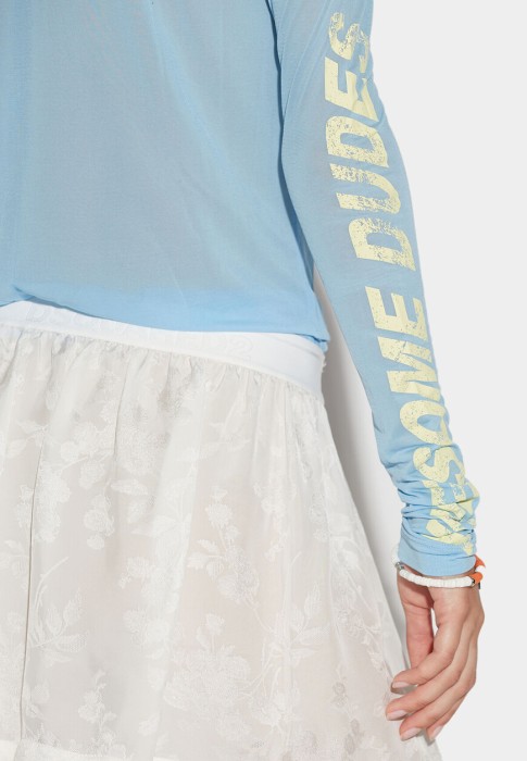 Товар голубого цвета с внутренней стороны