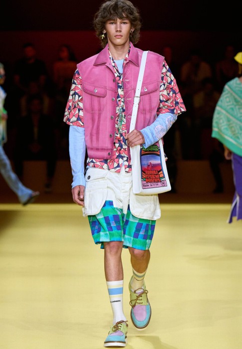 Товар голубого цвета с внутренней стороны