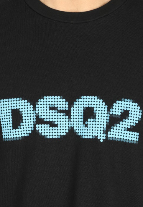 Товар черного цвета с внутренней стороны