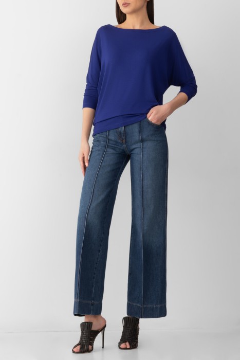 Товар синего цвета с внутренней стороны