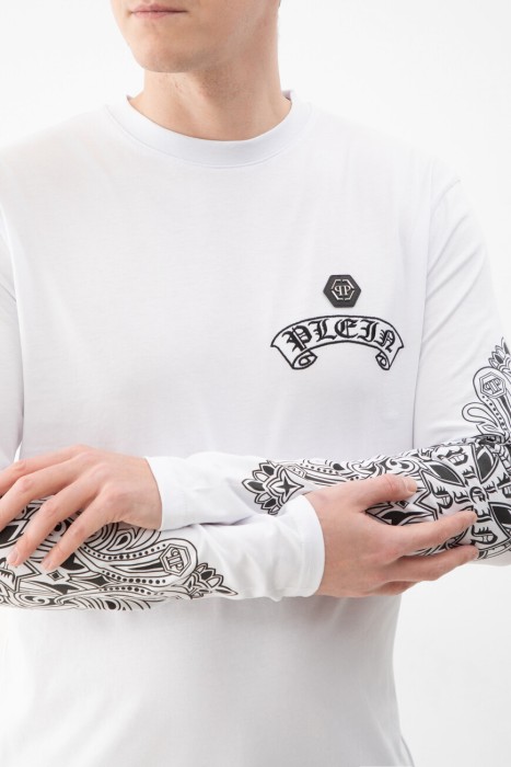 лонгслив  модель chrome crest из америки вид сбоку