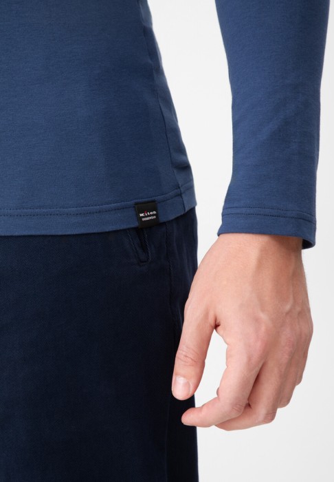 Товар синего цвета с внутренней стороны