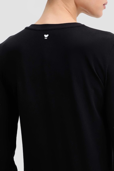 Товар черного цвета с внутренней стороны