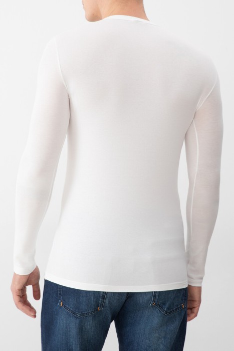 лонгслив  по цене 22000 руб вид справа