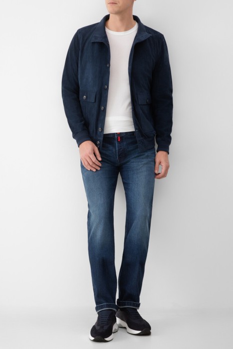 Товар белого цвета с внутренней стороны