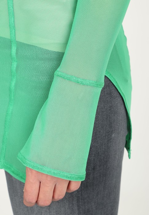 Товар зеленого цвета с внутренней стороны