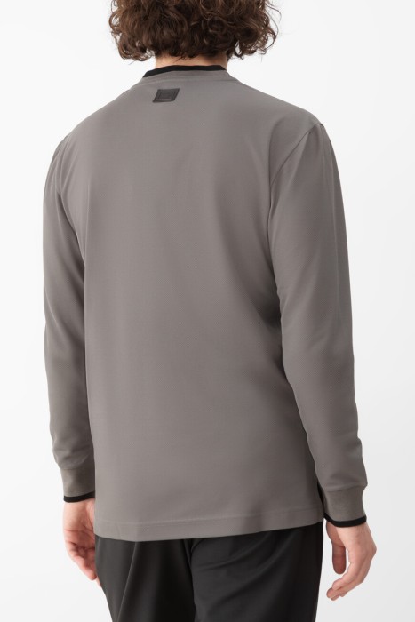 лонгслив  по цене 49500 руб вид справа