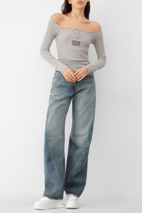 Товар серого цвета с внутренней стороны