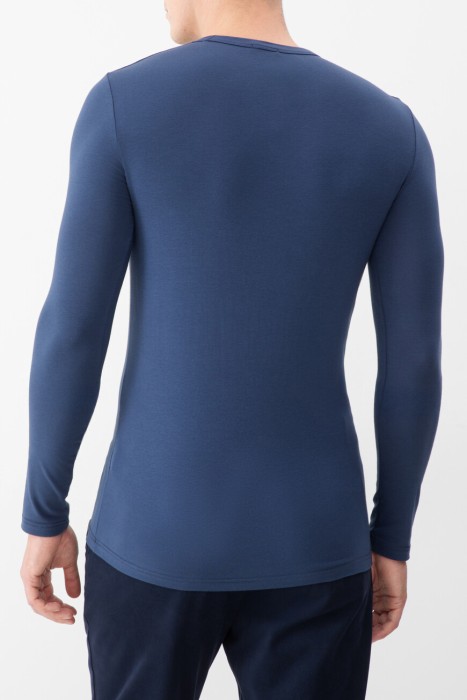 лонгслив  по цене 19800 руб вид справа