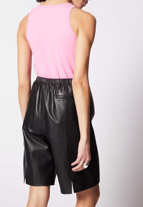 Товар розового цвета с внутренней стороны