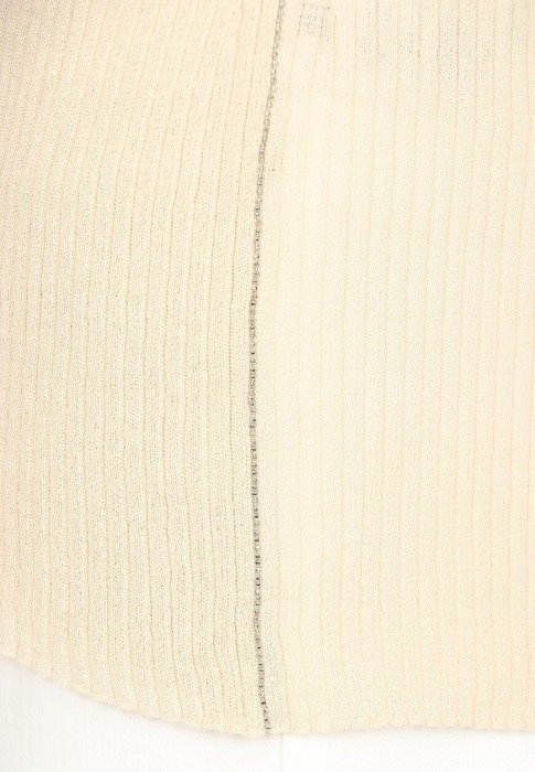 Товар бежевого цвета с внутренней стороны