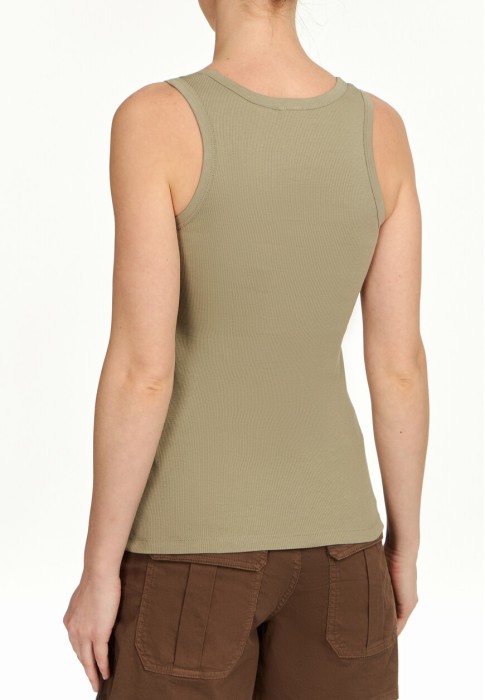 Товар зеленого цвета с внутренней стороны