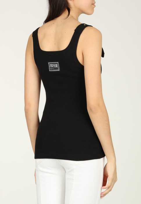 Товар черного цвета с внутренней стороны