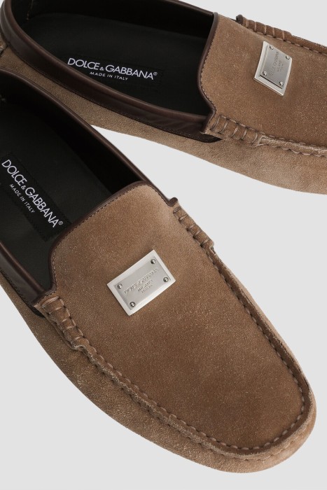 Товар коричневого цвета с внутренней стороны