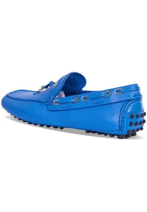 Товар синего цвета с внутренней стороны