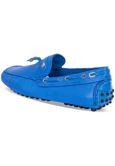 Товар синего цвета с внутренней стороны