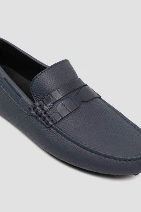 Товар синего цвета с внутренней стороны