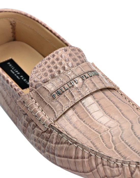 Товар бежевого цвета с внутренней стороны