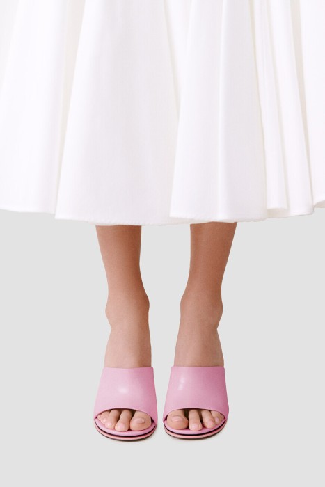 мюли  модель из коллекции la croisière от бренда jacquemus вид слева