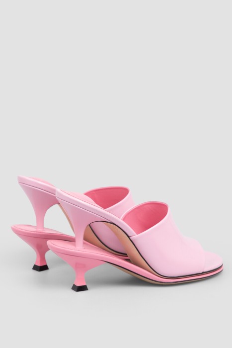 Товар розового цвета с внутренней стороны