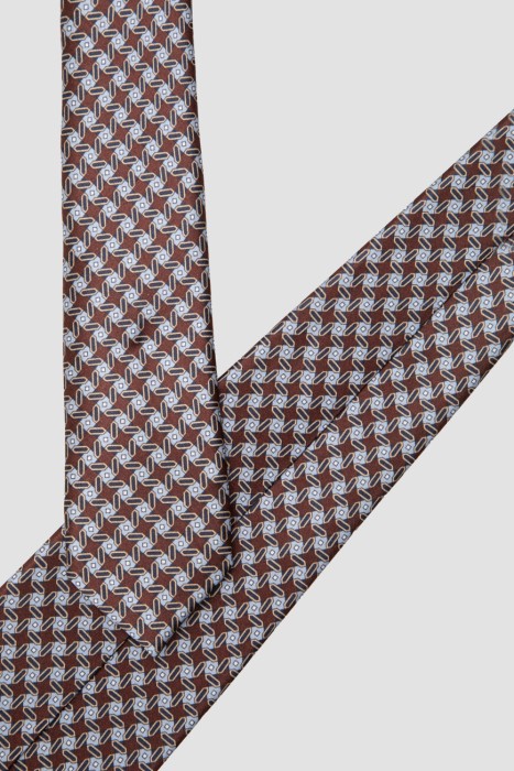 Товар коричневого цвета с внутренней стороны