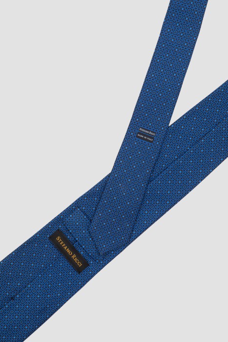 Товар черного цвета с внутренней стороны