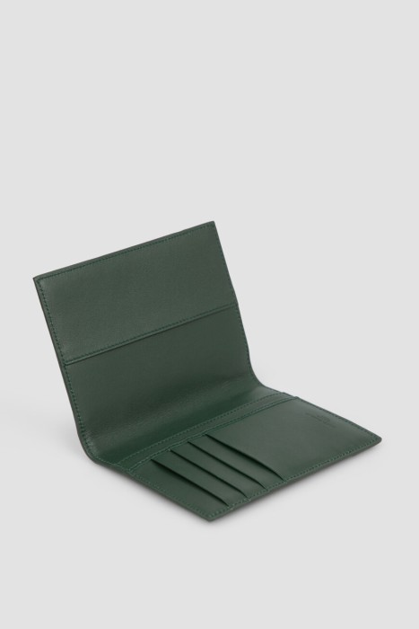 Товар зеленого цвета с внутренней стороны