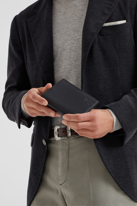 обложка для паспорта   по цене 56400 руб вид справа