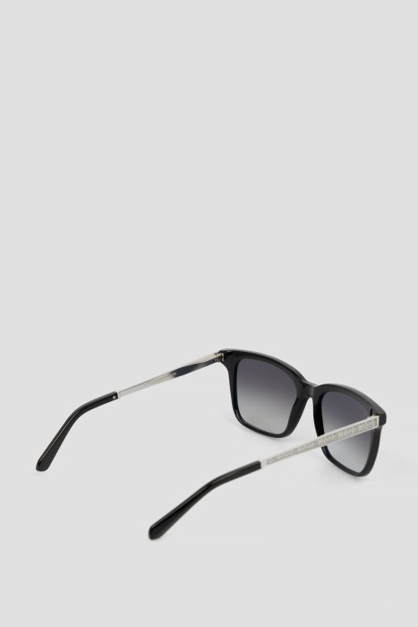 Товар черного цвета с внутренней стороны