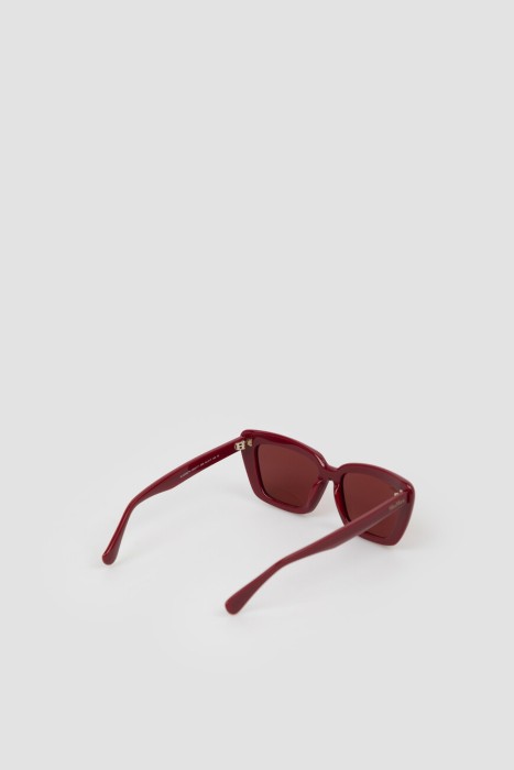 Товар бордового цвета с внутренней стороны