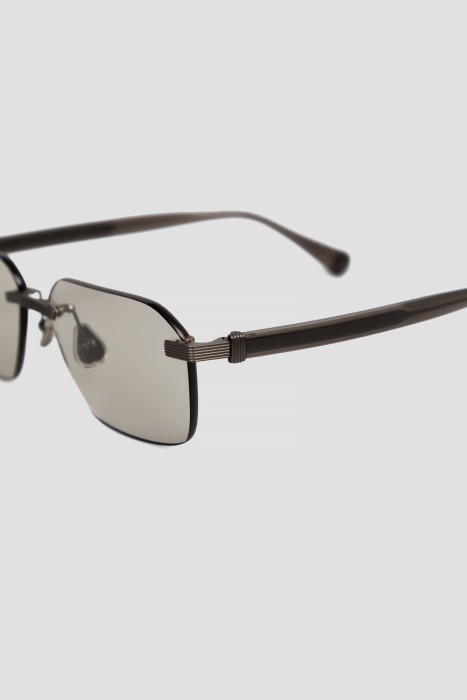 очки  из стекла спереди