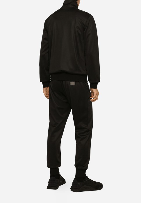 Товар черного цвета с внутренней стороны