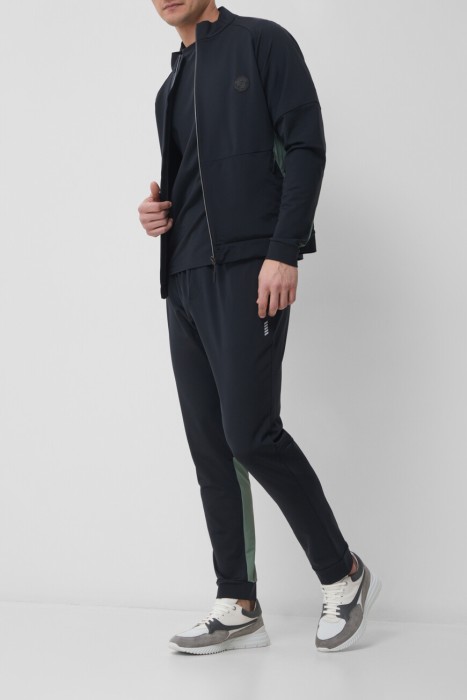 олимпийка  модель из коллекции sr luxury tech из полиамида спереди