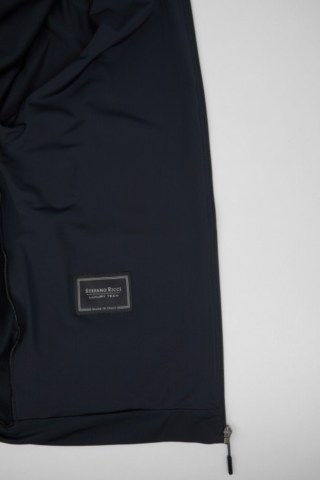 олимпийка  модель из коллекции sr luxury tech на сезон этого года фотография