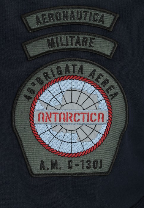 олимпийка  универсального стиля с лицевой стороны