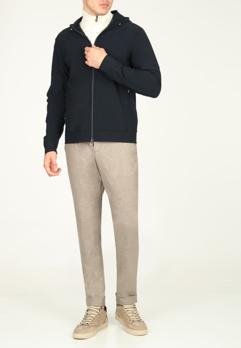 олимпийка  из италии вид сбоку