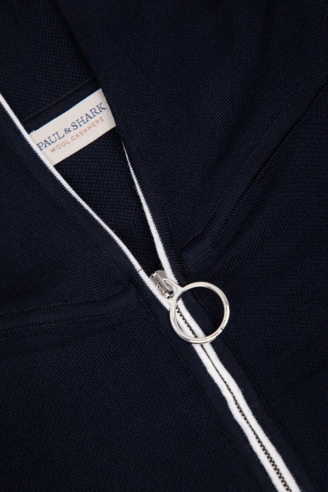 олимпийка  из шерсти спереди