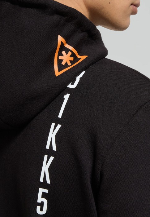 Товар черного цвета с внутренней стороны