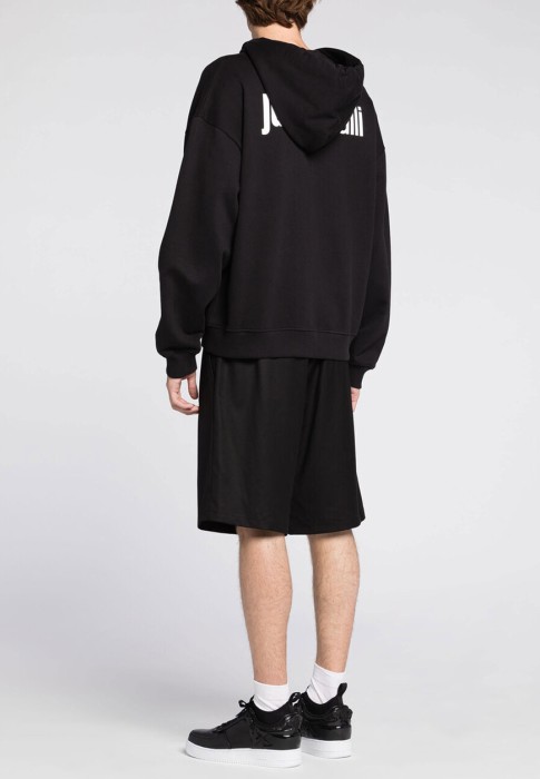 Товар черного цвета с внутренней стороны