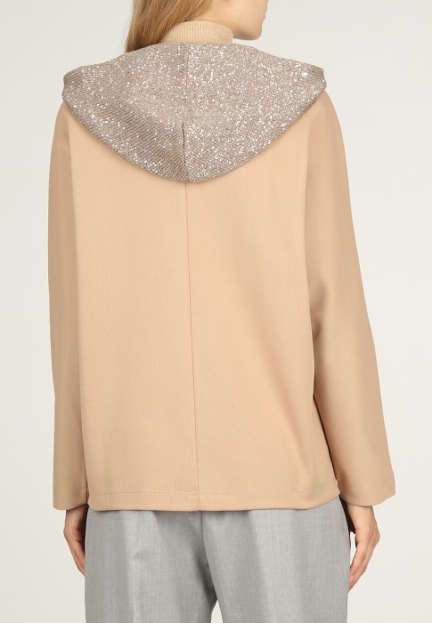 Товар бежевого цвета с внутренней стороны