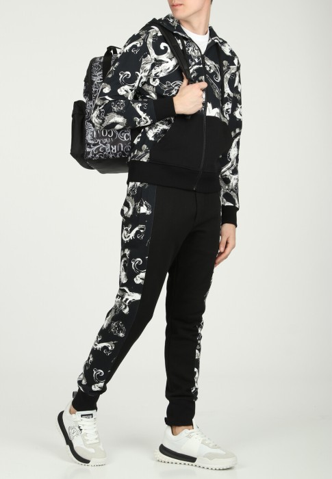 олимпийка  от бренда versace jeans couture вид слева