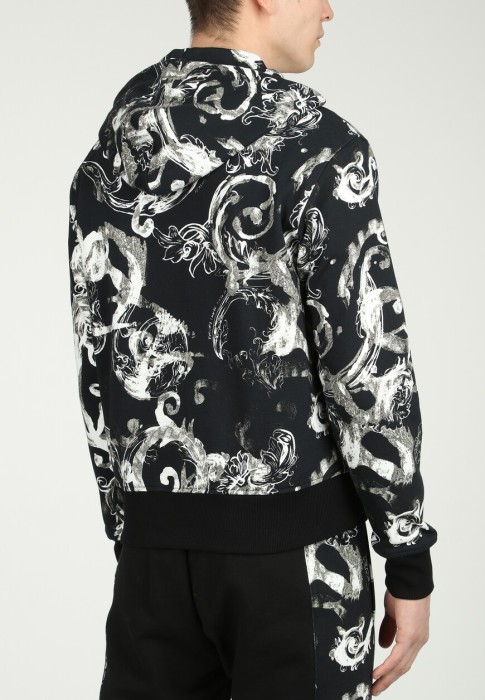 Товар черного цвета с внутренней стороны