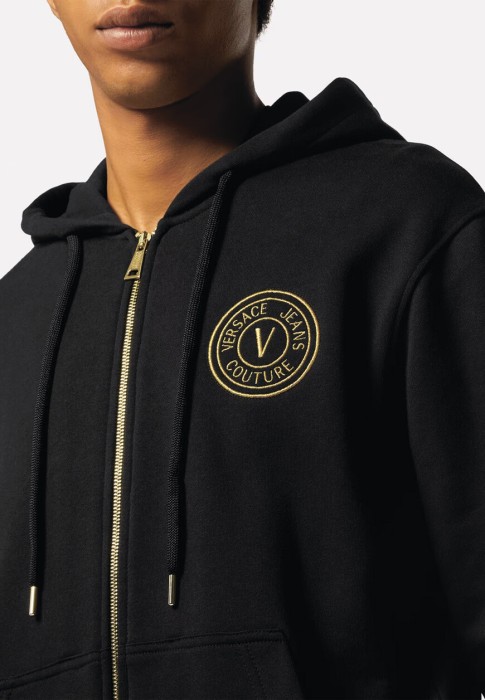 Товар черного цвета с внутренней стороны